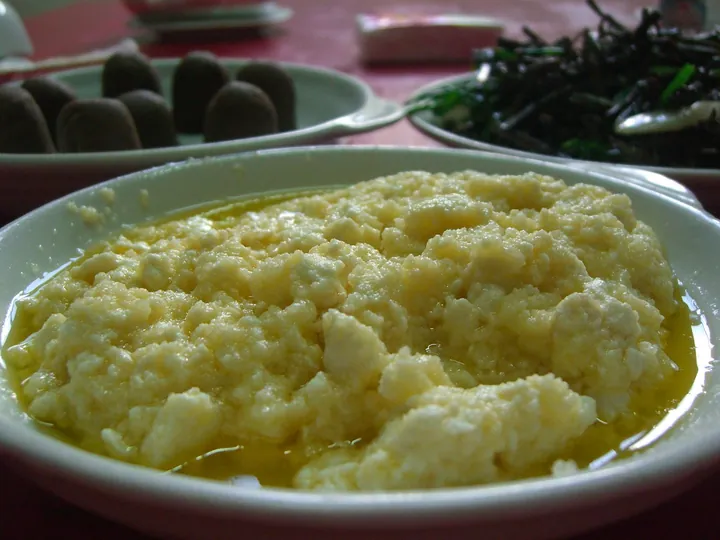 Photograph of Cheese Curds (奶渣).