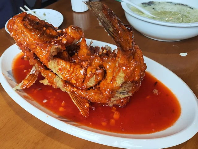 Photograph of Sweet-and-sour Yellow River carp (糖醋黄河鲤鱼).