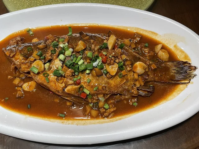 Photograph of Huizhou fermented mandarin fish (徽州臭鳜鱼).
