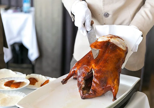 Photograph of Peking duck (北京烤鸭).