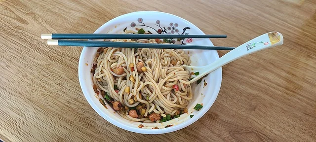 Photograph of Nanchang dressed rice noodles (南昌拌粉).