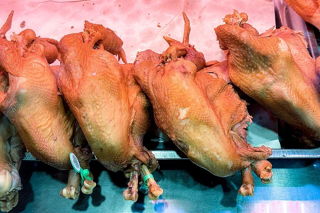 Photograph of Daokou chicken (道口烧鸡).