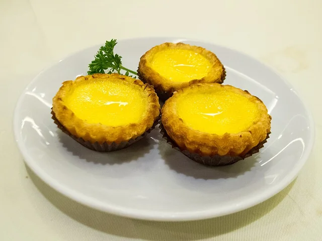 Photograph of Egg tart (蛋挞).