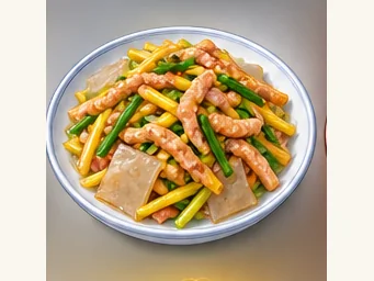 Pork strips over bean-starch sheets · 肉丝带底 · AI dish illustration