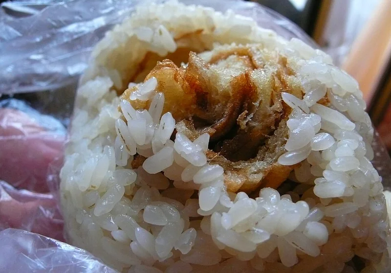 Traditional Shanghai-style cifantuan, photographed in October 2011.