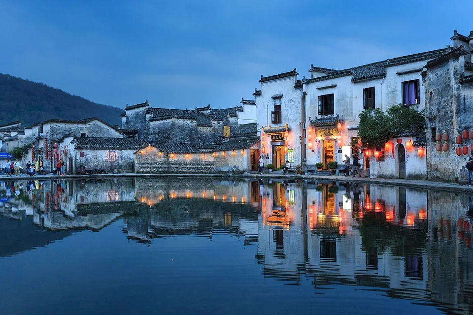 Moon Pond at blue hour, Hongcun