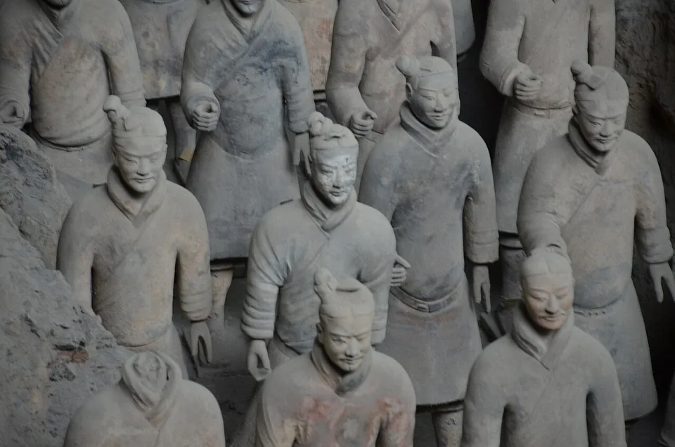 Rows of terracotta warriors with distinct faces and armour in Xi’an