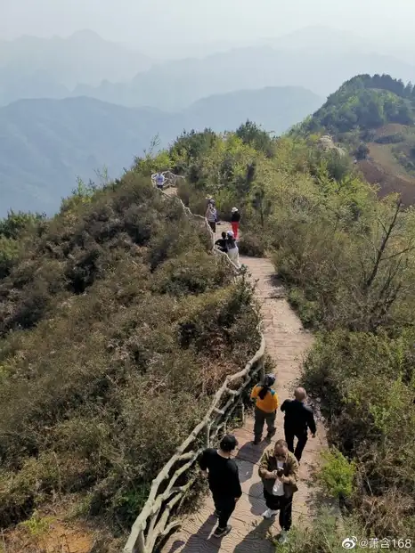 Niangniang Mountain (娘娘山)