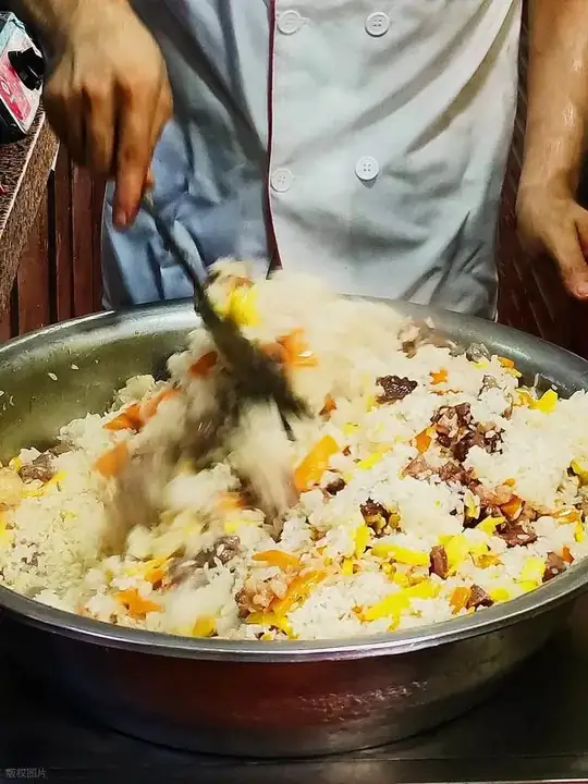 Turpan Pilaf (吐鲁番抓饭) — dish photograph
