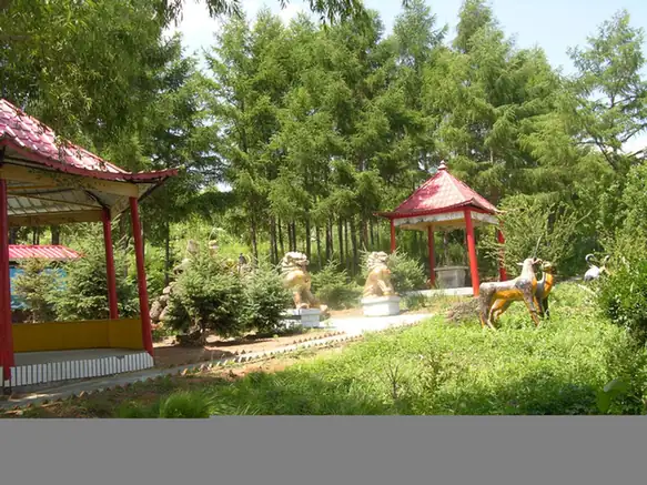 Qiezihe District (茄子河区) — representative view · 茄子河区园林亭阁