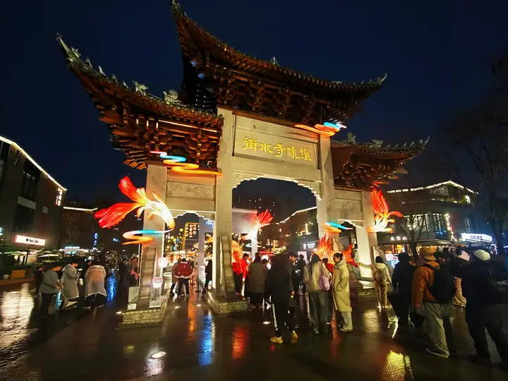 Tiexiang Temple Water Street (铁像寺水街)
