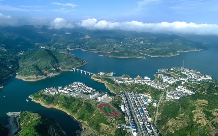 Zhushan County (竹山县) — representative view · 竹山县城区河道航拍
