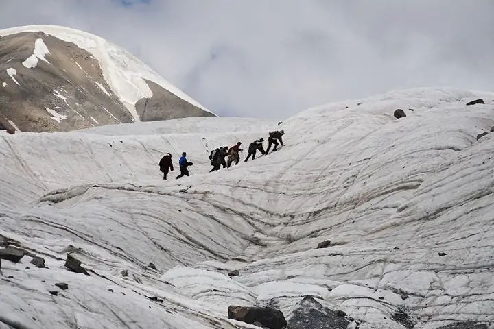 Amne Machin Snow Mountain Roadside Viewpoint (阿尼玛卿雪山正规公路观景区)