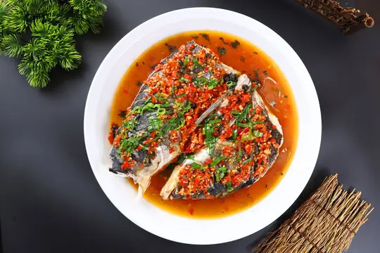 Dongting Lake Fish Head (洞庭湖鱼头) — dish photograph