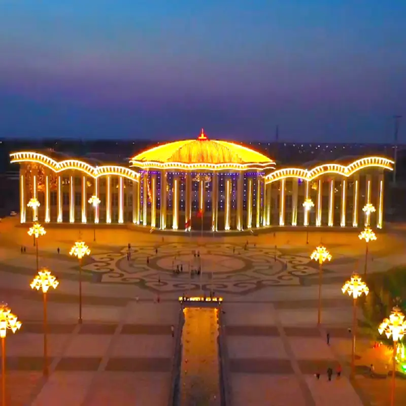 Zhenlai County (镇赉县) — representative view · 镇赉县广场夜景