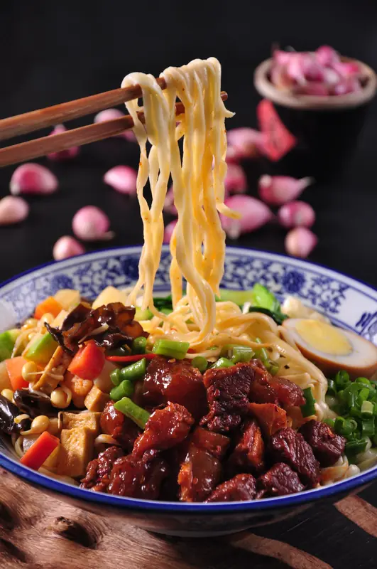 Huayin Big-Knife Noodles (华阴大刀面) — dish photograph