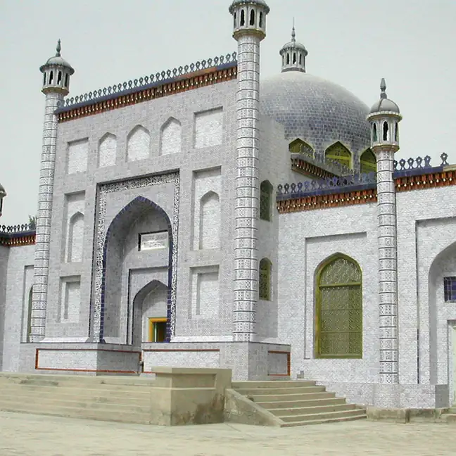 Payzawat County (伽师县) — representative view · 清真寺入口与圆顶建筑