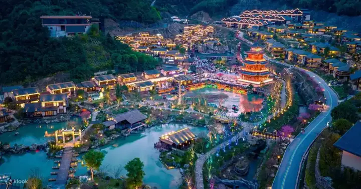 Gexian Village Resort (葛仙村度假区)