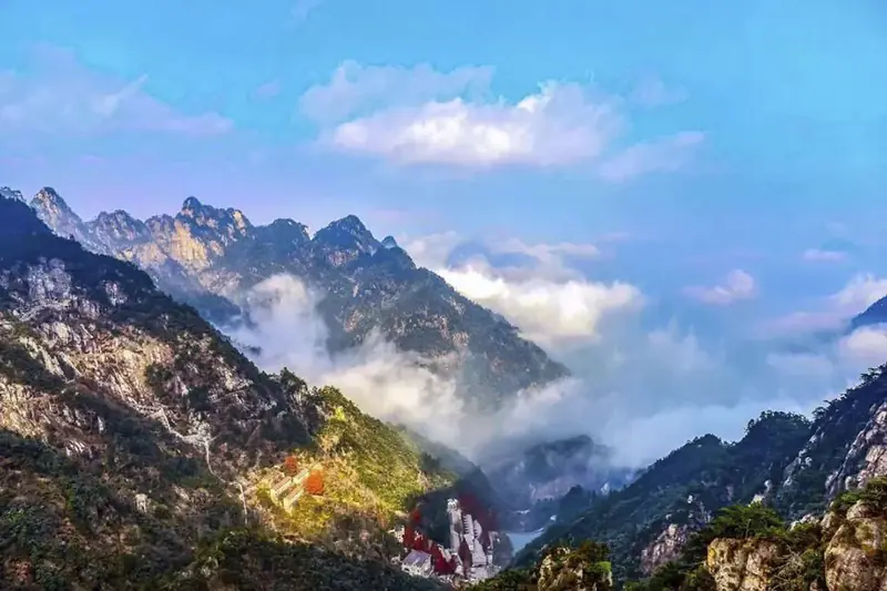 Daming Mountain Scenic Area (大明山风景区)