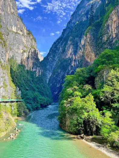 Balagezong Scenic Area (巴拉格宗)