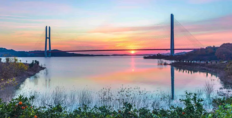 Danjiangkou Reservoir (丹江口水库)