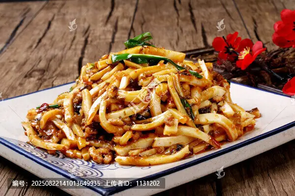 Stir-Fried Rice Cake Noodles (炒饵丝) — dish photograph