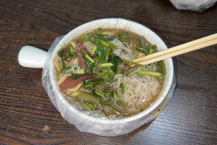 Sour Dressed Rice Noodles (酸粉) — dish photograph