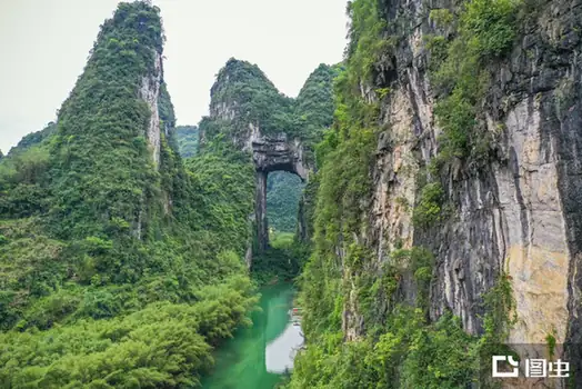Jian River and Tianmen Mountain (剑江与天门山)