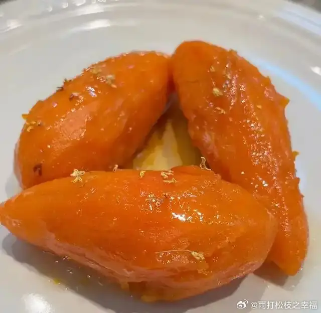 Honey-Glazed Sweet Potato (蜜汁红芋) — dish photograph