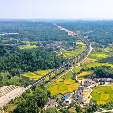 Yifeng County (宜丰县) — representative view · 宜丰县道路与田野航拍