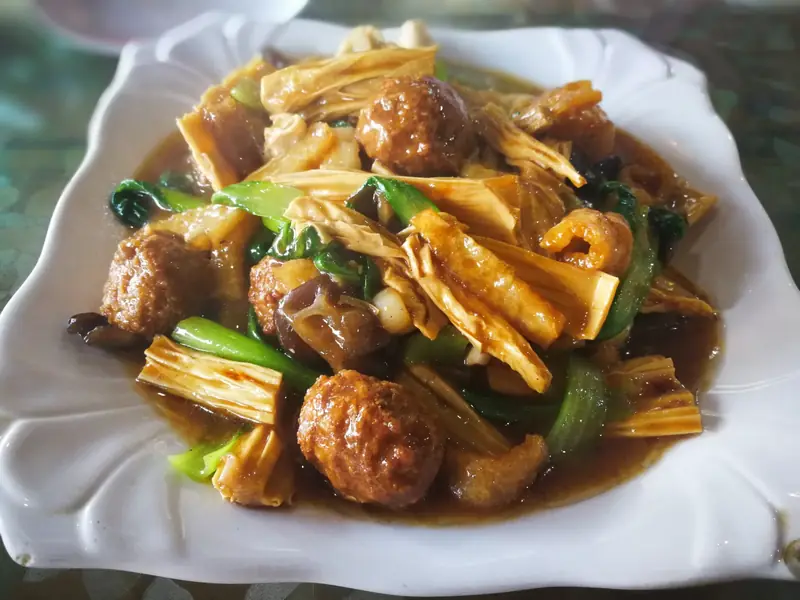 Braised Three Delicacies (烧三鲜) — dish photograph