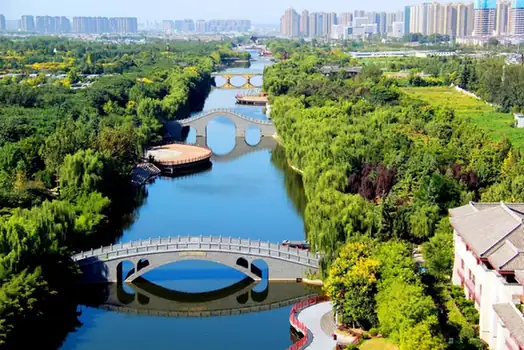Hancheng Lake Park (汉城湖)