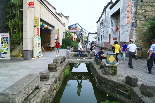 Liyang Old Street (黎阳老街)