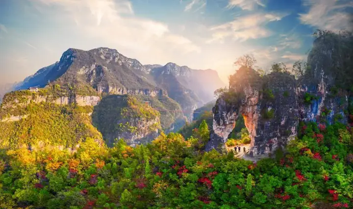 Jiuluzhai Scenic Area (九路寨)