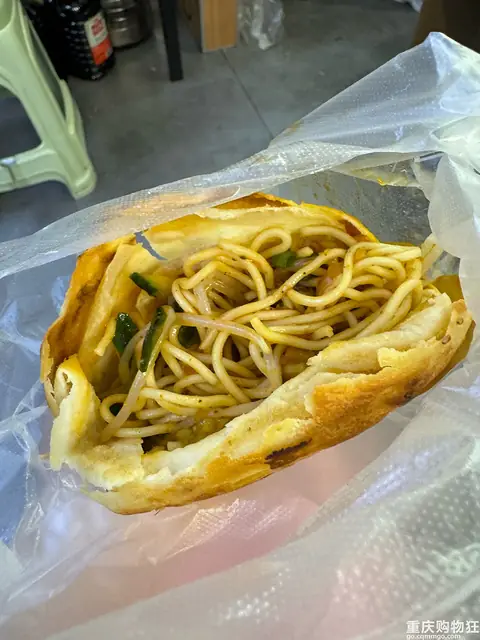 Flatbread Stuffed with Cold Starch Jelly (锅盔灌凉粉) — dish photograph