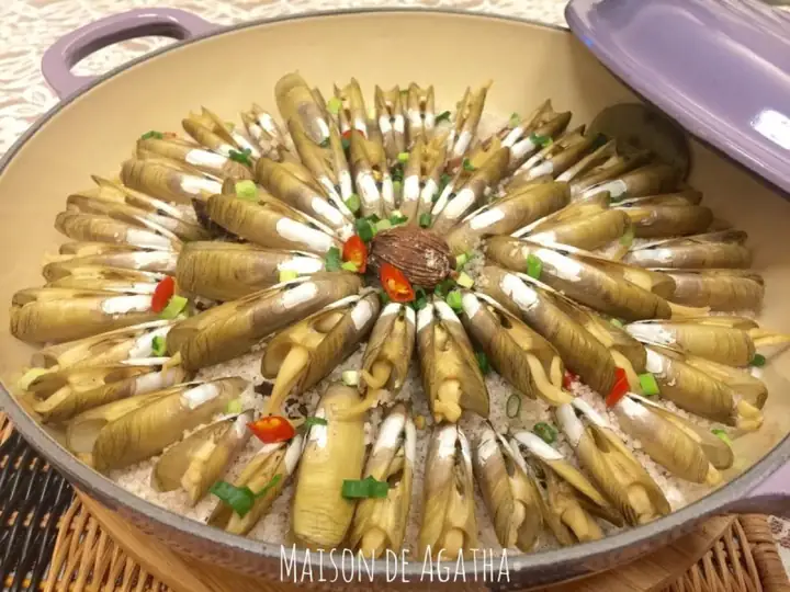 Salt-Baked Razor Clams (盐焗蛏子) — dish photograph