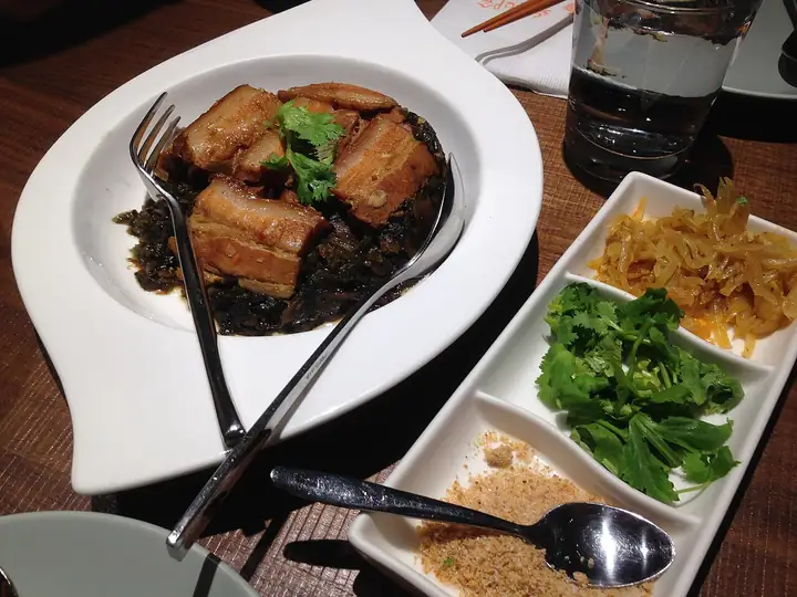 Steamed Pork Belly with Dried Mustard Greens (梅干扣肉) — dish photograph