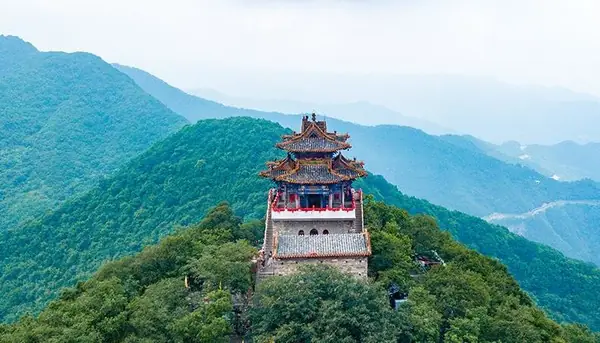 Yunqiu Mountain (云丘山)