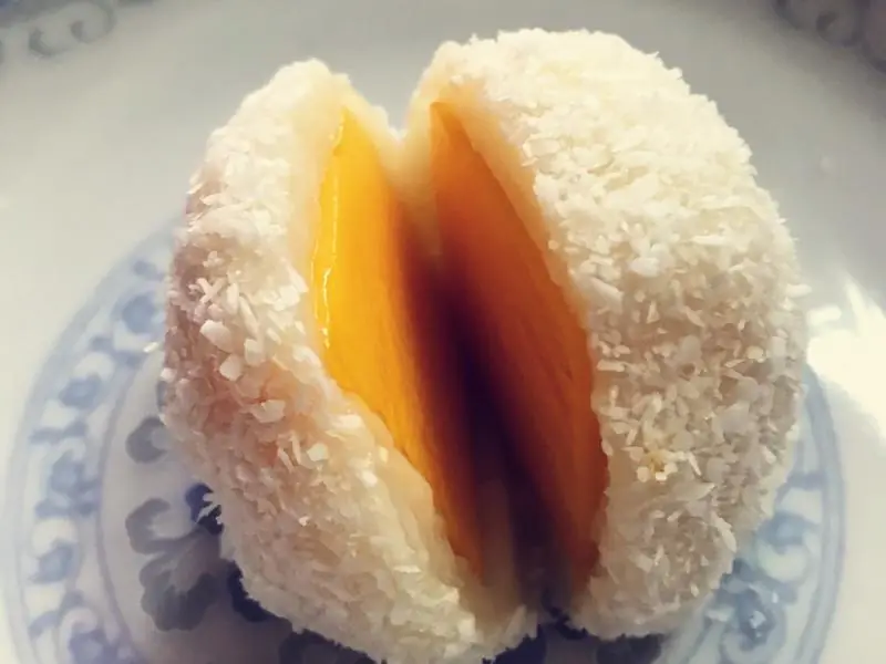 Coconut Glutinous Rice Balls (椰香糯米糍) — dish photograph