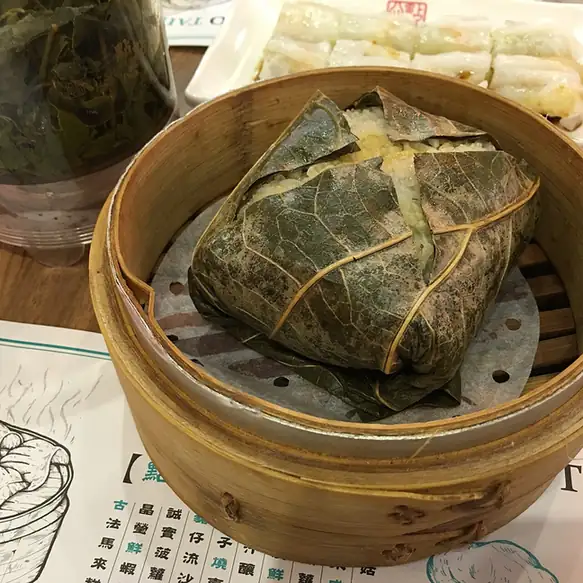 Wuhan Fried Glutinous Rice Ball (糯米鸡) — dish photograph