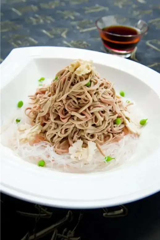 Warm-Tossed Kidney Strips (温拌腰丝) — dish photograph