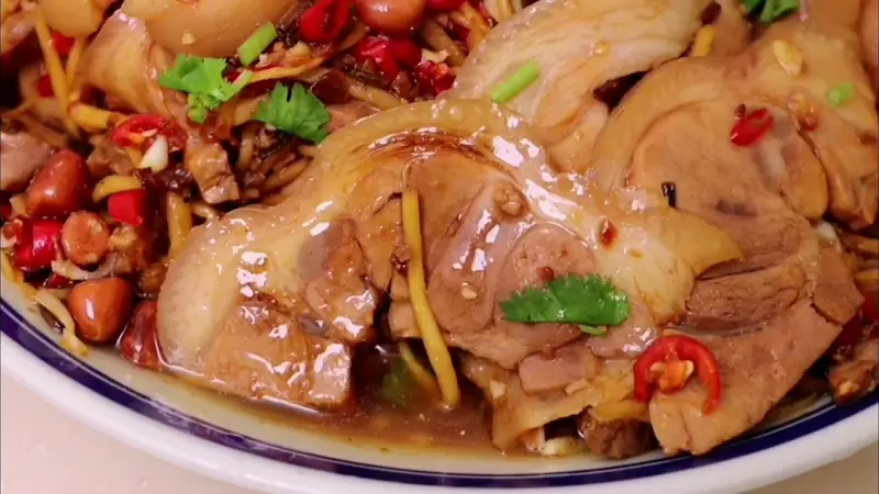 Luchuan White-Cut Pork Trotters (陆川白切猪脚) — dish photograph