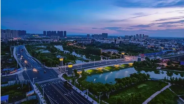Wuwei City (无为市) — representative view · 无为市城市公园夜景