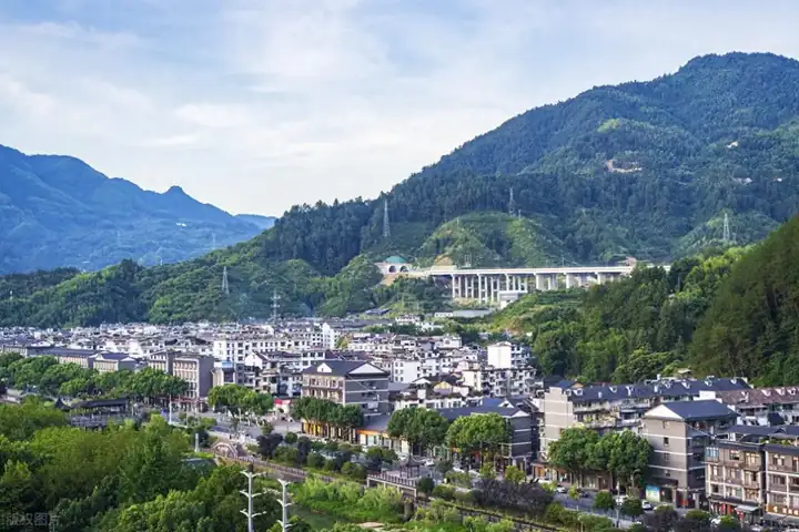 Yunzhong Daji Scenic Area (云中大漈)