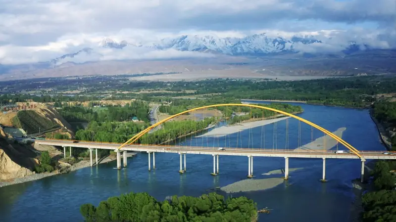 Yellow River Clear Water Scenic Area (黄河清水景观区)