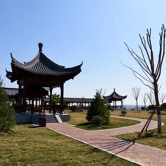 Heshan District (鹤山区) — representative view · 鹤山区园林亭阁