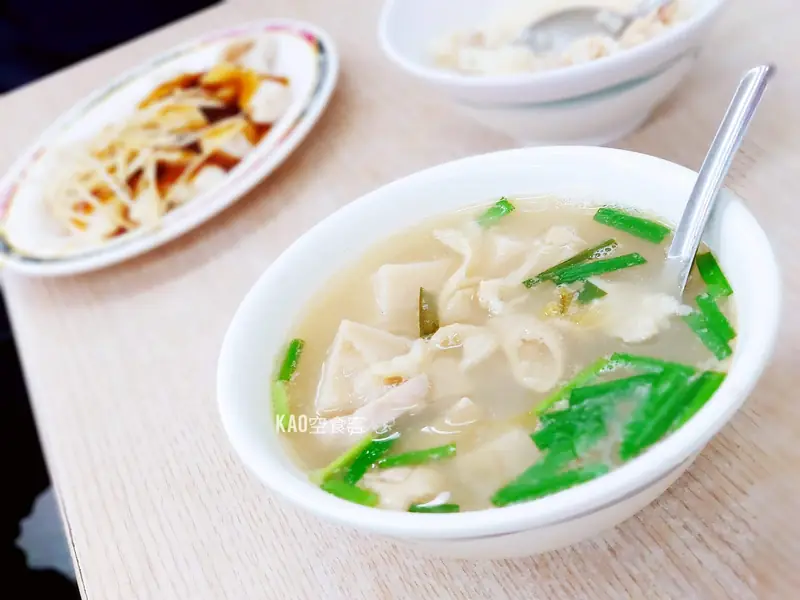 Flat Rice Noodle Soup (粿仔汤) — dish photograph