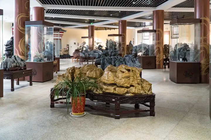 Lingbi Stone Culture Park (灵璧奇石文化园)