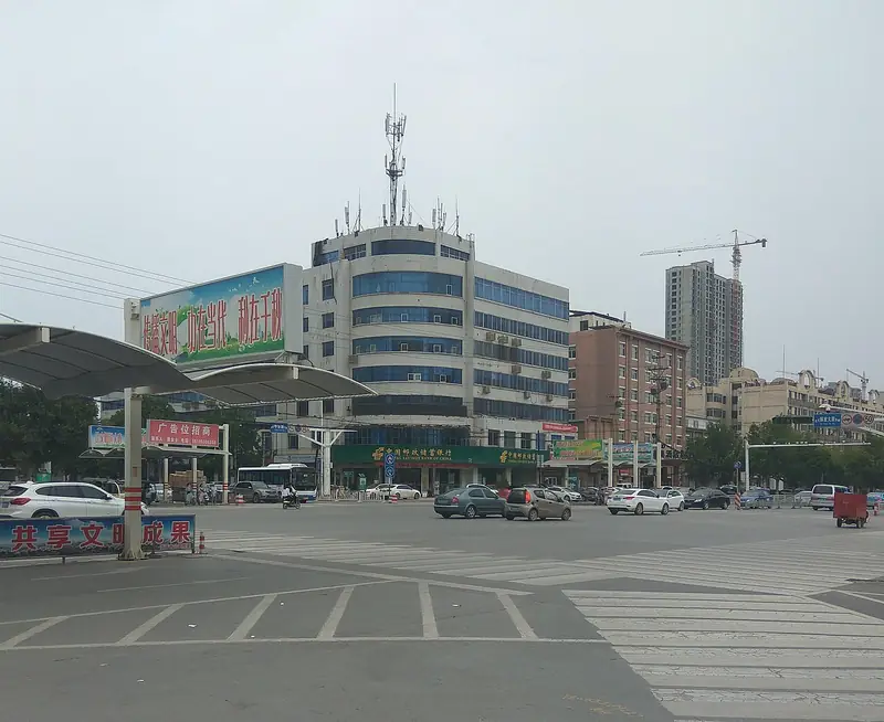 Mudan District (牡丹区) — representative view · 菏泽牡丹区路口