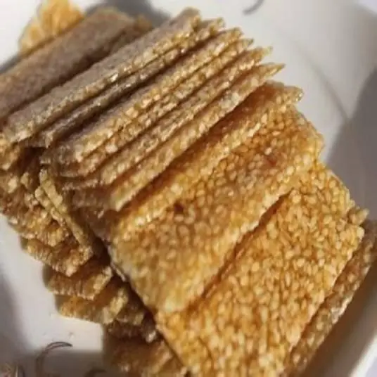 Lushi Thin Sesame Brittle (卢氏麻片) — dish photograph